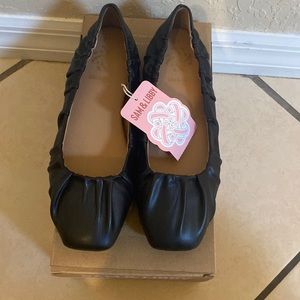 Women’s size 7.5 shoes
